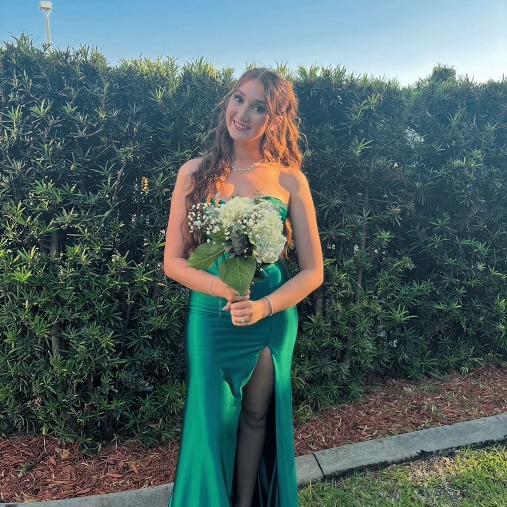 Elegant Green Strapless Dress